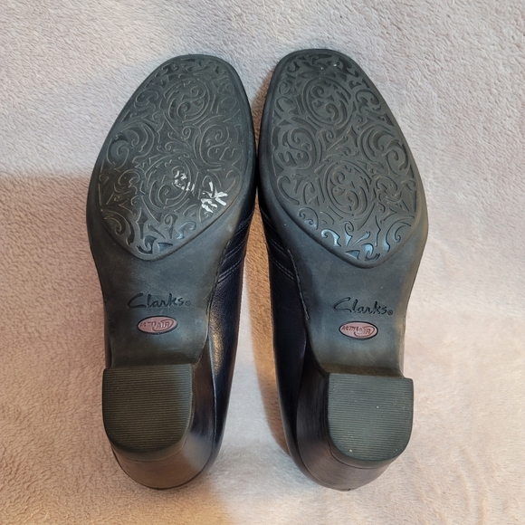 CLARKS FLAT SHOES - Picture 2 of 6